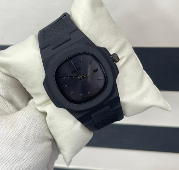 Skmei Men's Quartz Watch – Black Silicone Strap, Premium Analog Watch