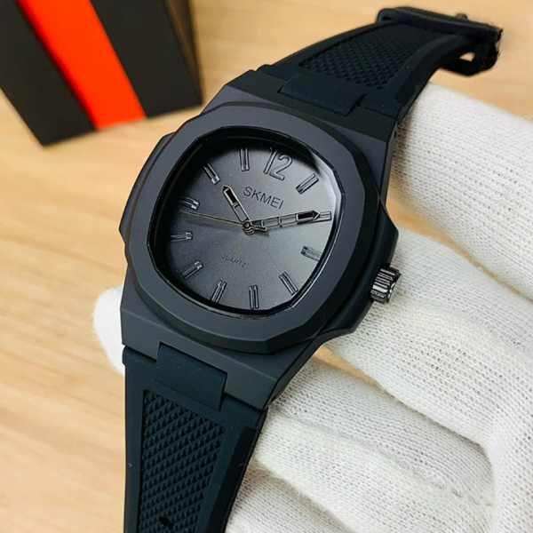 Skmei Men's Quartz Watch – Black Silicone Strap, Premium Analog Watch